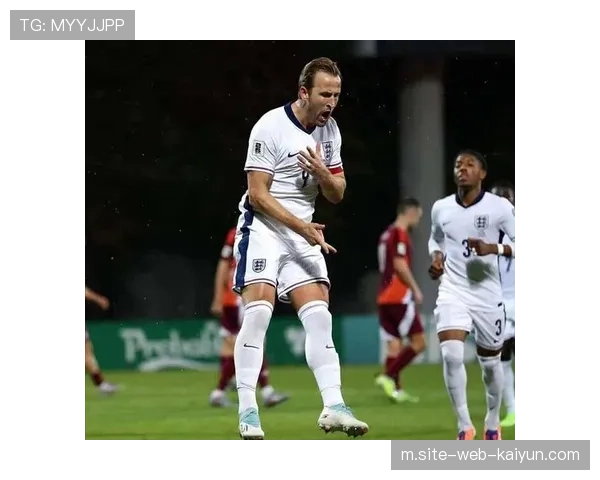 球队防线稳固节奏渐成 攻击手状态回暖展现更强火力